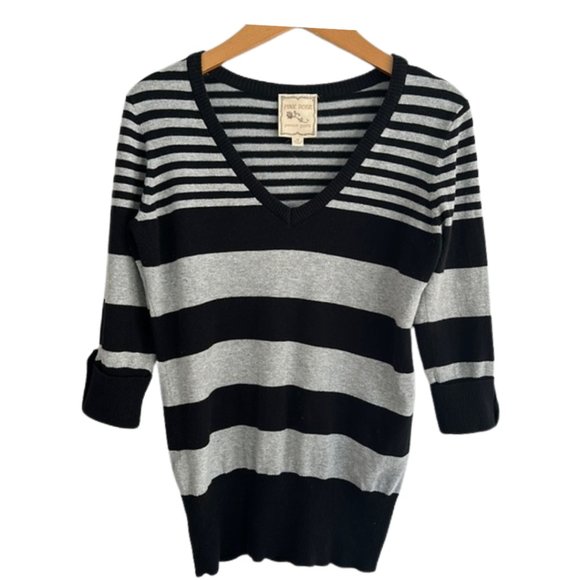 Pink Rose Sweaters - Pink Rose Black Gray Striped V-Neck Sweater 3/4 Sleeve Women's Size M